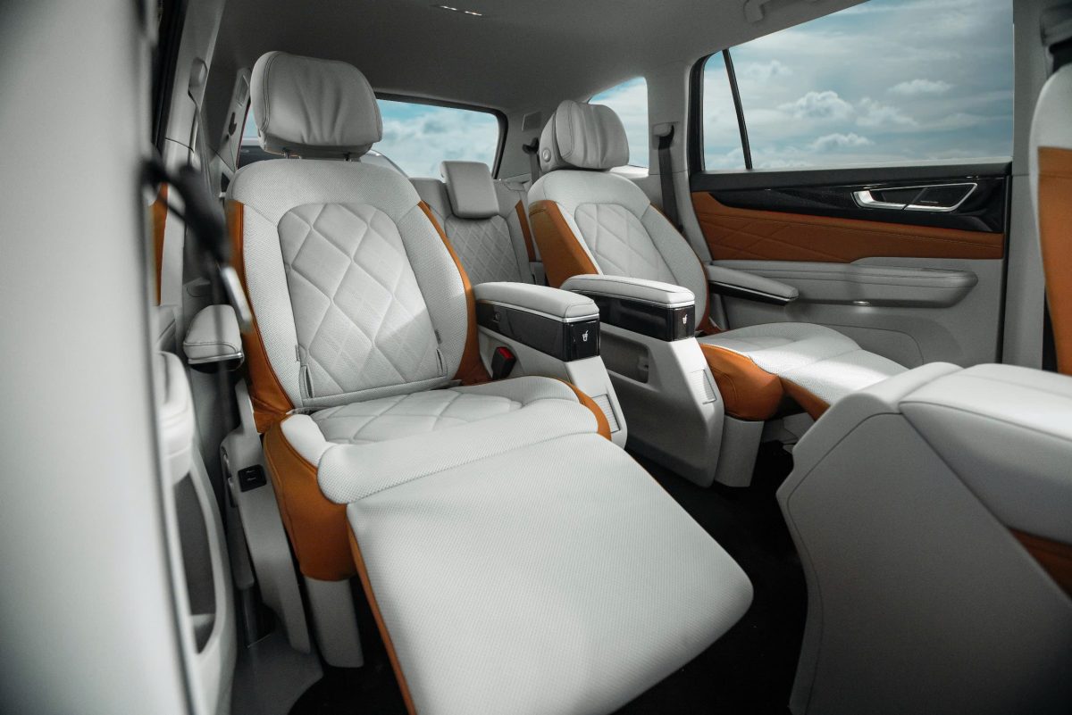 Không gian 7 chỗ rộng rãi trên xe SUV Volkswagen Teramont President