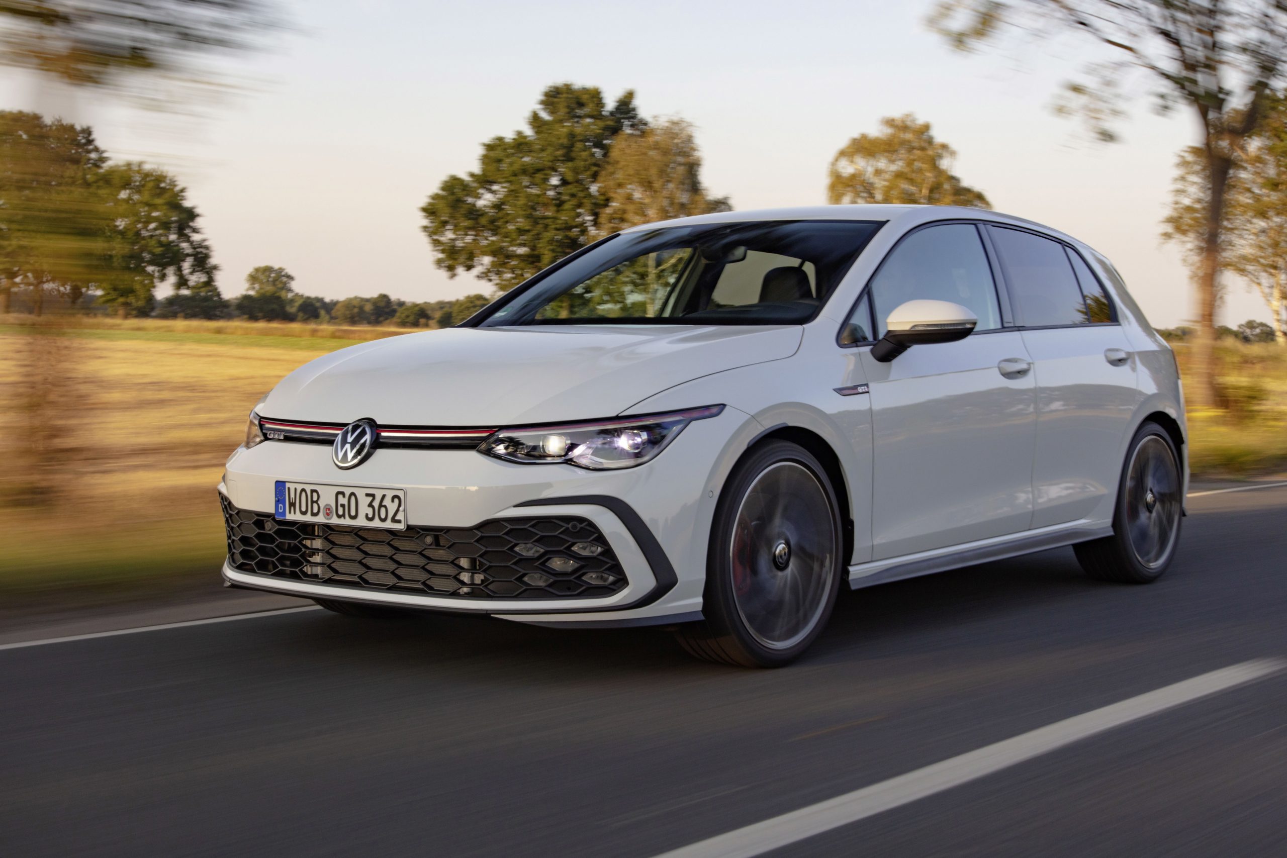 Volkswagen Golf GTI 2025 với thiết kế thể thao