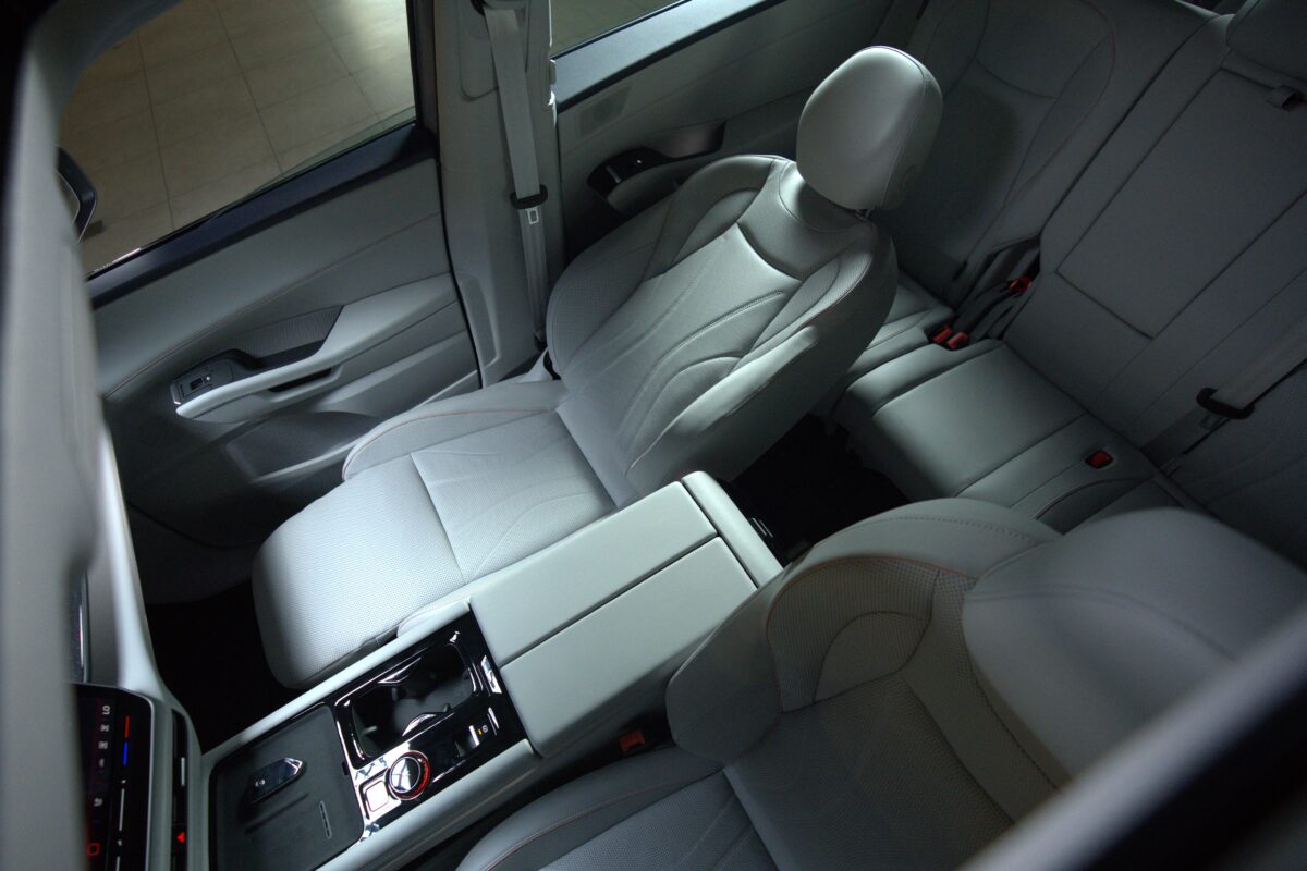 Ghế thương gia Queen Seat đầu tiên và duy nhất trong phân khúc SUV